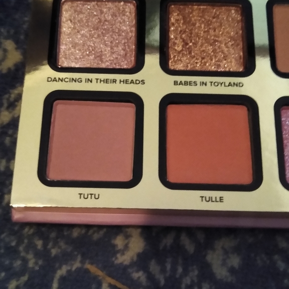 Too Faced Sugar Plum Fun Set 2020 - Picture 11 of 12